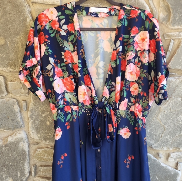 Floral Maxi Dress - Picture 3 of 8